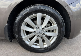 Подержанный автомобиль Kia Cerato Sedan 2013 года (12 фото)