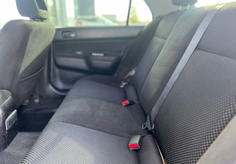 Подержанный автомобиль Mitsubishi Lancer Sedan 2006 года (10 фото)