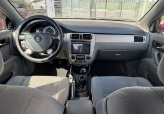 Подержанный автомобиль Chevrolet Lacetti Sedan 2008 года (9 фото)