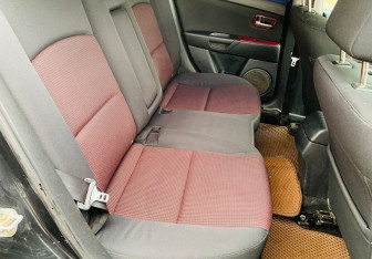 Подержанный автомобиль Mazda 3 Sedan 2006 года (11 фото)