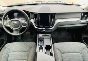 Подержанный автомобиль Volvo XC60 2021 года (10 фото)