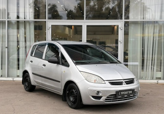 Подержанный автомобиль Mitsubishi Colt Hatchback 2005 года (3 фото)