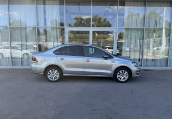 Подержанный автомобиль Volkswagen Polo Sedan 2019 года (4 фото)