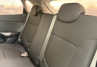 Подержанный автомобиль Kia Rio Hatchback 2016 года (11 фото)