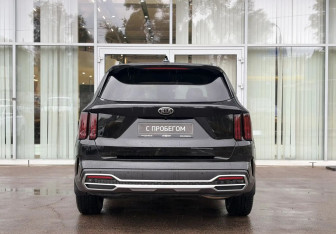 Подержанный автомобиль Kia Sorento 2021 года (6 фото)