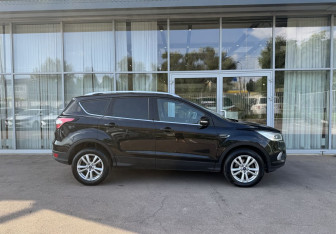 Подержанный автомобиль Ford Kuga 2018 года (4 фото)
