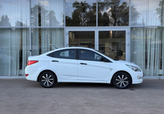 Подержанный автомобиль Hyundai Solaris Sedan 2014 года (4 фото)