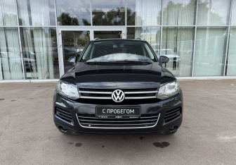 Подержанный автомобиль Volkswagen Touareg 2013 года (2 фото)