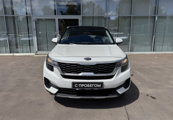 Подержанный автомобиль Kia Seltos 2020 года (2 фото)