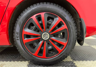 Подержанный автомобиль Mazda 3 Sedan 2008 года (12 фото)