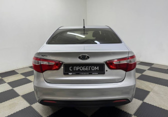 Подержанный автомобиль Kia Rio Sedan 2012 года (6 фото)