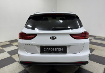 Подержанный автомобиль Kia Ceed Wagon 2020 года (6 фото)