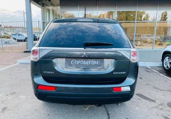 Подержанный автомобиль Mitsubishi Outlander 2013 года (6 фото)