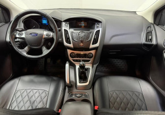 Подержанный автомобиль Ford Focus Sedan 2012 года (10 фото)