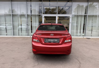 Подержанный автомобиль Hyundai Solaris Sedan 2014 года (6 фото)