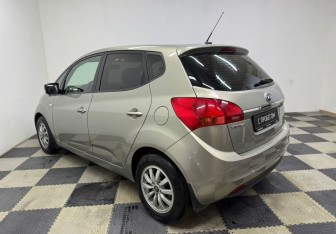 Подержанный автомобиль Kia Venga 2016 года (7 фото)