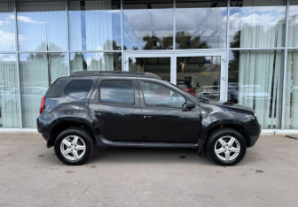 Подержанный автомобиль Renault Duster 2012 года (4 фото)