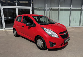 Подержанный автомобиль Chevrolet Spark 2011 года (3 фото)