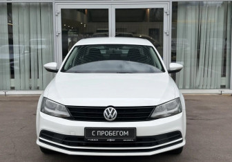 Подержанный автомобиль Volkswagen Jetta Sedan 2016 года (2 фото)