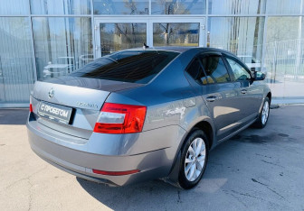 Подержанный автомобиль Skoda Octavia Liftback 2017 года (5 фото)
