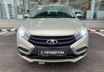 Подержанный автомобиль LADA (ВАЗ) XRAY 2017 года (2 фото)