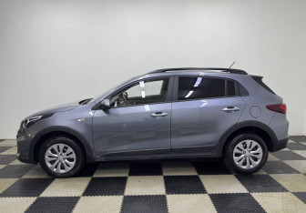 Подержанный автомобиль Kia Rio Hatchback 2020 года (8 фото)