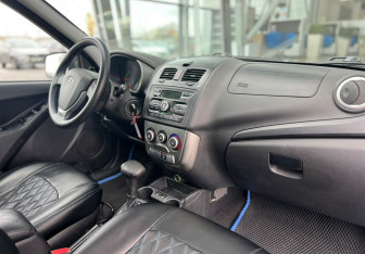 Подержанный автомобиль LADA (ВАЗ) Kalina Hatchback 2015 года (10 фото)