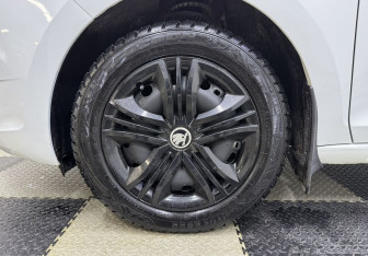 Подержанный автомобиль Skoda Rapid Liftback 2019 года (12 фото)