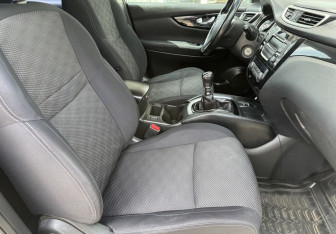 Подержанный автомобиль Nissan Qashqai 2015 года (10 фото)
