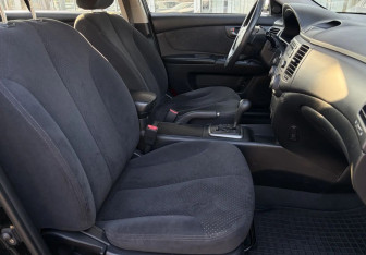 Подержанный автомобиль Kia Magentis 2007 года (10 фото)