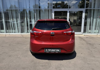 Подержанный автомобиль Kia Rio Hatchback 2014 года (6 фото)