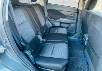 Подержанный автомобиль Mitsubishi Outlander 2013 года (11 фото)