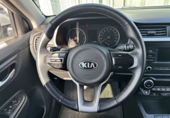 Подержанный автомобиль Kia Rio Hatchback 2020 года (10 фото)