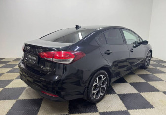 Подержанный автомобиль Kia Cerato Sedan 2018 года (5 фото)