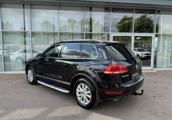 Подержанный автомобиль Volkswagen Touareg 2013 года (7 фото)