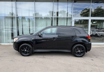 Подержанный автомобиль Mitsubishi ASX 2010 года (8 фото)
