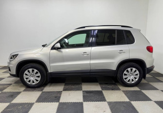 Подержанный автомобиль Volkswagen Tiguan 2012 года (8 фото)