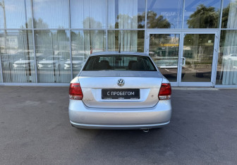 Подержанный автомобиль Volkswagen Polo Sedan 2014 года (6 фото)