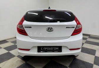 Подержанный автомобиль Hyundai Solaris Hatchback 2015 года (6 фото)