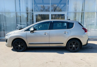Подержанный автомобиль Peugeot 3008 2014 года (8 фото)