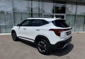 Подержанный автомобиль Kia Seltos 2024 года (7 фото)