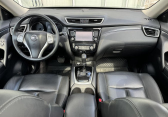 Подержанный автомобиль Nissan X-Trail 2017 года (9 фото)