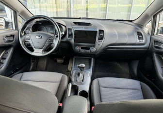 Подержанный автомобиль Kia Cerato Sedan 2016 года (9 фото)