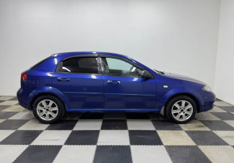 Подержанный автомобиль Chevrolet Lacetti Hatchback 2004 года (4 фото)
