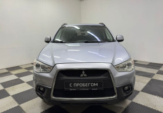 Подержанный автомобиль Mitsubishi ASX 2013 года (2 фото)