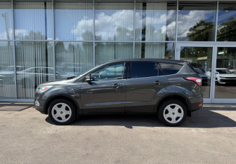 Подержанный автомобиль Ford Kuga 2017 года (8 фото)