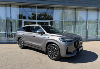 Подержанный автомобиль Jaecoo J8 2024 года (3 фото)