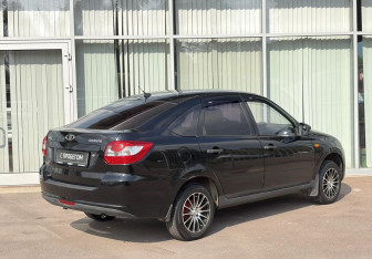Подержанный автомобиль LADA (ВАЗ) Granta Sedan 2014 года (5 фото)
