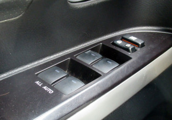 Подержанный автомобиль Toyota Land Cruiser Suv 2020 года (15 фото)