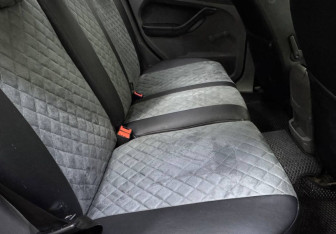 Подержанный автомобиль Ford Focus Sedan 2010 года (11 фото)